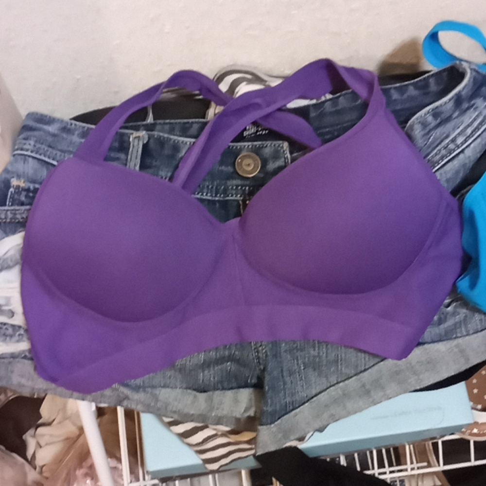 32B sports bras. $10 for both!